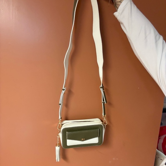 Michael Kors Green and White Crossbody Bag - Picture 15 of 16